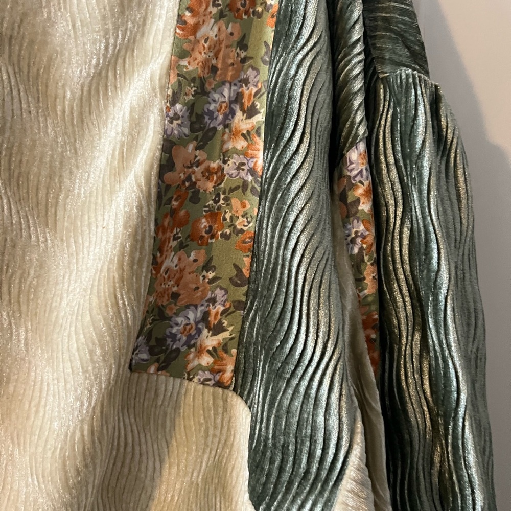 THML Chenille Top with Dolman Sleeves - Picture 3 of 5